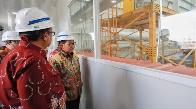 Gubernur DKI Jakarta, Pramono Anung saat meninjau fasilitas Refuse Derived Fuel (RDF) Rorotan di Cilincing, Jakarta Utara, Kamis (20/3/2025). (Foto dok. Beritajakarta)