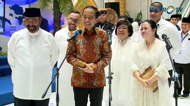 Ketua DPP PDIP Puan Maharani memberikan keterangaan pers bersama Presiden ketujuh Jokowi dan Partai NasDem Surya Paloh usai hadir dalam buka puasa bersama di Kantor Partai NasDem, Jakarta, Jumat (21/3/2025). [Tangkapan layar]