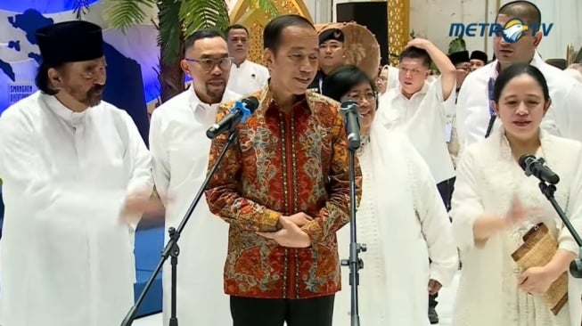 Bertemu di Bukber Puan Ngaku Jelaskan Dinamika Revisi UU TNI kepada Surya Paloh dan Jokowi