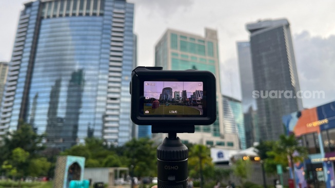 Review DJI Osmo Action 5 Pro. [Suara.com/Dicky Prastya]