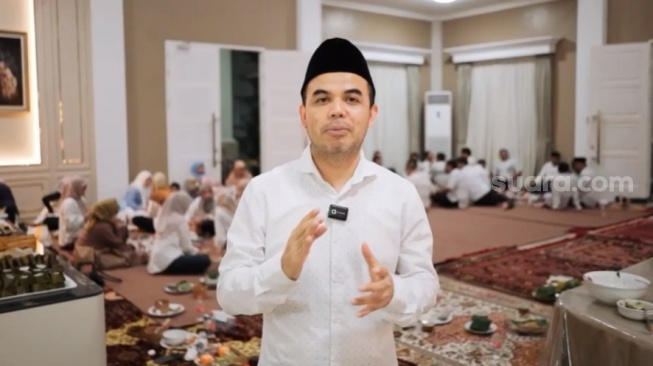 Berkah Ramadhan 2025, Dewan Viral Berangkatkan 12 Karyawan Terbaik Umrah Gratis