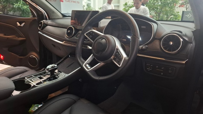 Interior SERES E3 calon mobil listrik baru dari PT Sokonindo Automobile yang akan diluncurkan di Indonesia tahun ini. (Foto: SUARA.com/Manuel Jeghesta).  