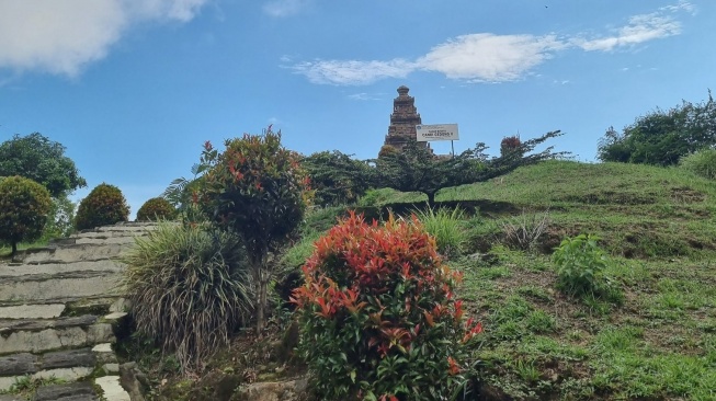 Wisata hemat di Candi Gedong Songo, Ambarawa, Jateng. (Twitter)