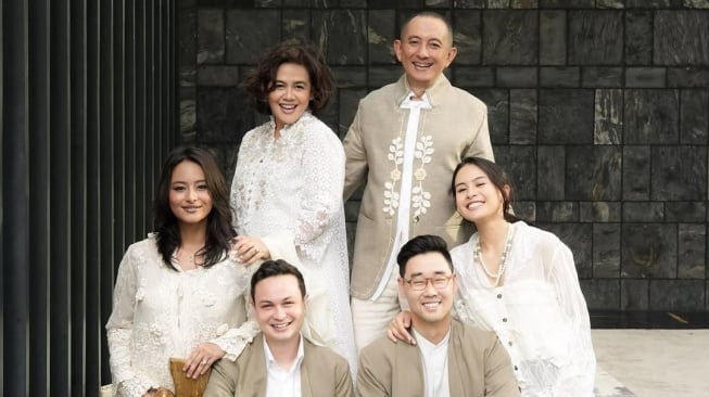 7 Rekomendasi Toko Baju Sarimbit Lebaran di Shopee untuk OOTD Hari Raya