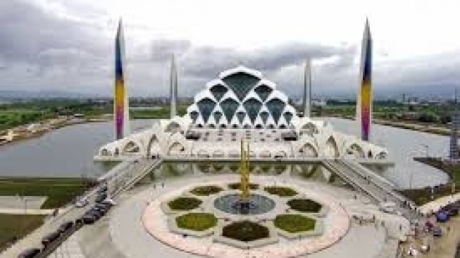 Mengenal Masjid Al Jabbar Karya Ridwan Kamil, Utang Pembangunannya Dibongkar Dedi Mulyadi