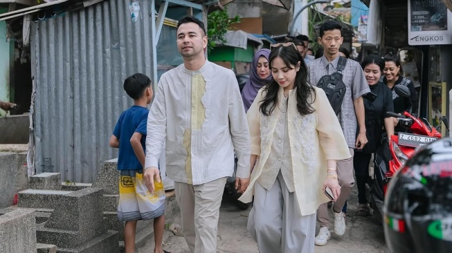 Fashion lebaran Nagita Slavina (Instagram/@raffinagita1717)