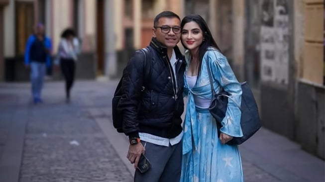 Anang Hermansyah dan Ashanty liburan bersama anak-anaknya di Spanyol. [Instagram]