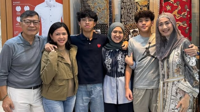 Dulu Sesumbar Ogah Akrab, Desy Ratnasari Kini Reuni dengan Eks Suami Bak Jilat Ludah Sendiri