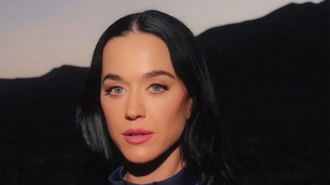 Katy Perry bergabung dalam kru perjalanan luar angkasa Blue Origin. [Ist]