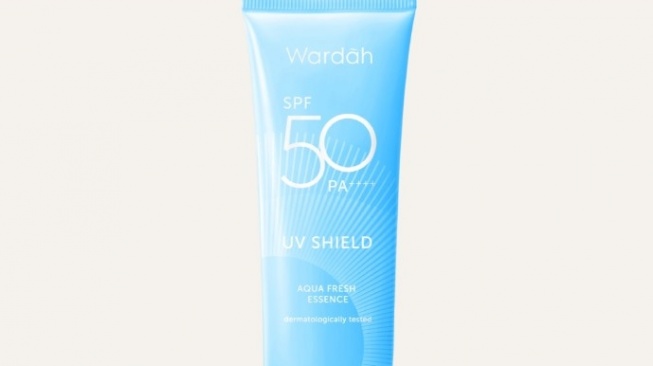 Wardah UV Shield Aqua Fresh Essence SPF 50 PA++++. [Wardah]