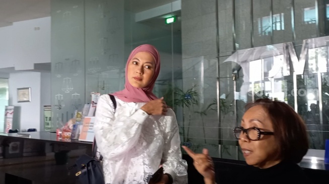 Paula Verhoeven Datangi Komisi Yudisial, Diduga Terkait Putusan Cerai dan Disebut Istri Durhaka