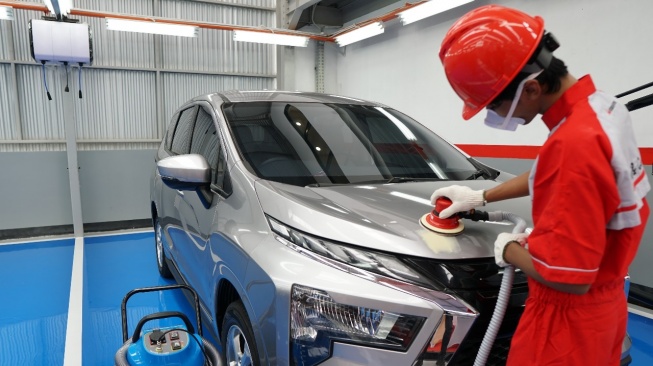 PT Mitsubishi Motors Krama Yudha Sales Indonesia (MMKSI) memperluas jaringan layanan purna jual dengan meresmikan dua fasilitas resmi Bodi & Cat Mitsubishi Motors di area Jabodetabek. (Foto: MMKSI)