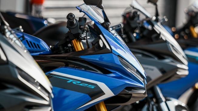 Mengusung konsep Urban Super Sport Motorcycle, New Yamaha R25 kini tidak hanya kental dengan DNA motor big bike. Tapi juga telah menerima pembaruan mesin dan fitur. (Foto: YIMM)