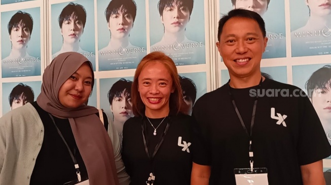 Sheila bersama Founder Litxperience, Liem Liena dan Gunawan di ICE BSD, Tangerang Selatan pada Sabtu (19/4/2025). [Suara.com/Rena Pangesti]