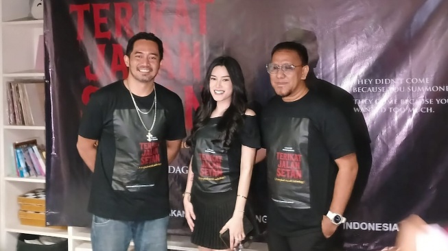 Jumpa pers peluncuran poster film Terikat Jalan Setan yang digelar belum lama ini. [Istimewa]