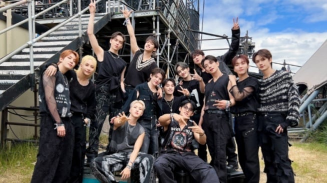 Ketika Dunia Penuh Luka, SEVENTEEN Serukan Harapan lewat Lagu 'SOS'