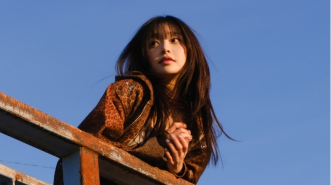 Chuu 'Only Cry in the Rain,' Ungkapan Perasaan Jujur Hanya saat Hujan Turun