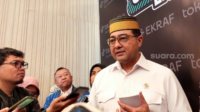Menteri Ekonomi Kreatif/Kepala Badan Ekonomi Kreatif, Teuku Riefky Harsya [Suara.com/Lorensia Clara]