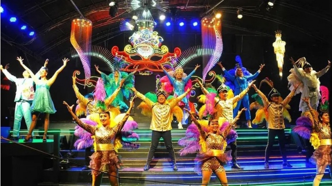 Mengenal Cabaret Raminten, Pertunjukan Cross Dress Yogyakarta Ciptaan Hamzah Sulaiman