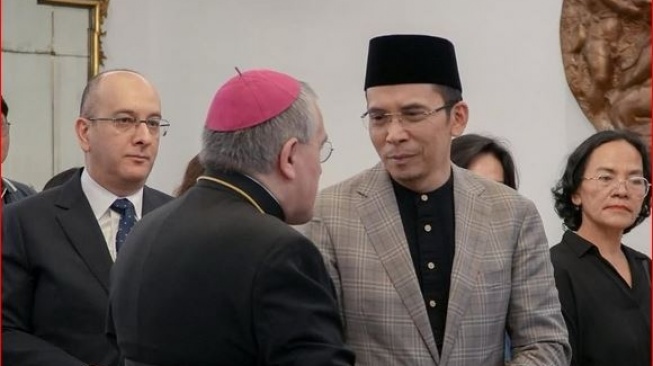 Tuan Guru Bajang Hadir di Kedubes Vatikan Berikan Penghormatan Terakhir untuk Paus Fransiskus