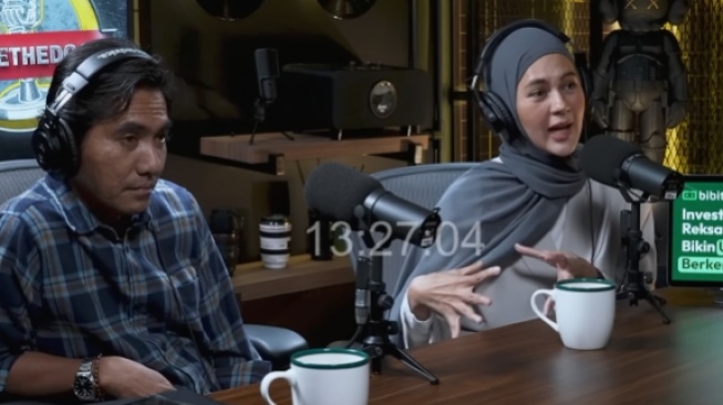 Alvon Kurnia Palma, pengacara Paula Verhoeven. [YouTube/Deddy Corbuzier]