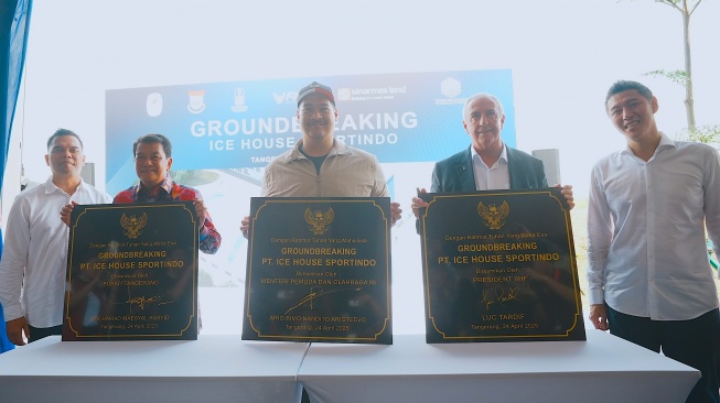 Groundbreaking Ice House Sportindodihadiri tokoh-tokoh penting, mulai dari Menteri Pemuda dan Olahraga RI Dito Ariotedjo, Bupati Tangerang Mochamad Maesyal Rasyid, Presiden IIHF Luc Tardif, hingga Direktur Timnas Hoki Es Indonesia Jonathan Sudharta. [Dok. Istimewa]