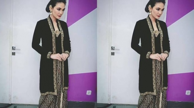 Luna Maya berkebaya (Instagram/@lunamaya)