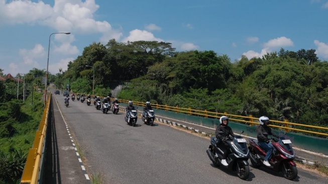 Jelajah Seru Keindahan Jawa Tengah dengan Teknologi Roadsync, Cerita di Balik Setang Honda PCX160