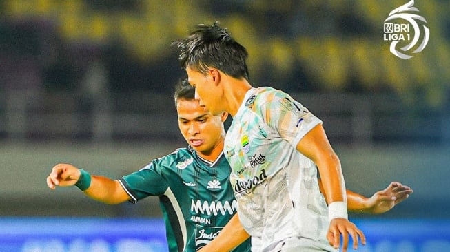 Persib Bandung Hajar PSS Sleman 3-0, Tinggal 5 Poin Menuju Gelar Juara BRI Liga 1 2024/2025!