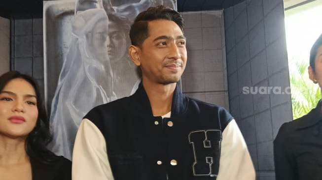 Ditanya Perceraiannya dengan Putri Anne, Arya Saloka Ngibrit