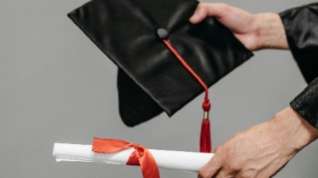 Menyoroti Perdebatan Urgensi Acara Wisuda TK-SMA: Menggeser Prioritas?