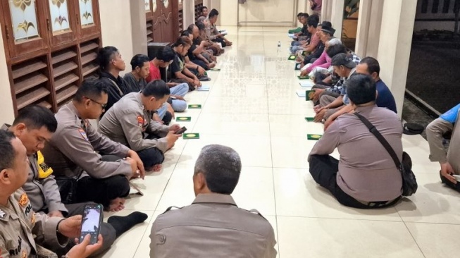 Sebanyak 23 pelaku pungli dan premanisme di Serang, Banten diamankan polisi.