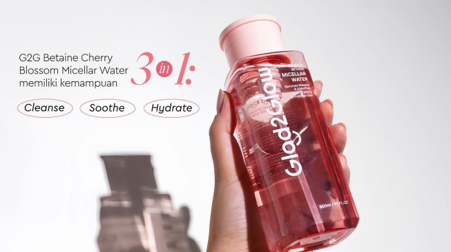 Glad2Glow Cherry Blossom Betaine Micellar Water. [Instagram/@glad2glow]