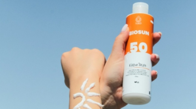 Ilustrasi sunscreen (Unsplash/Onela Ymeri).