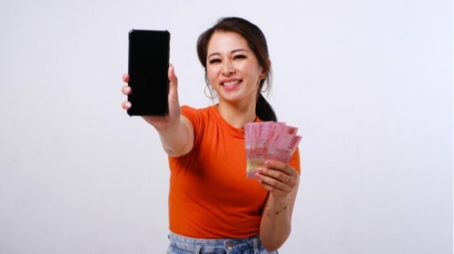 Buruan Klaim Saldo DANA Gratis Hari Ini, Bisa Cicil Vespa Matic Impianmu!