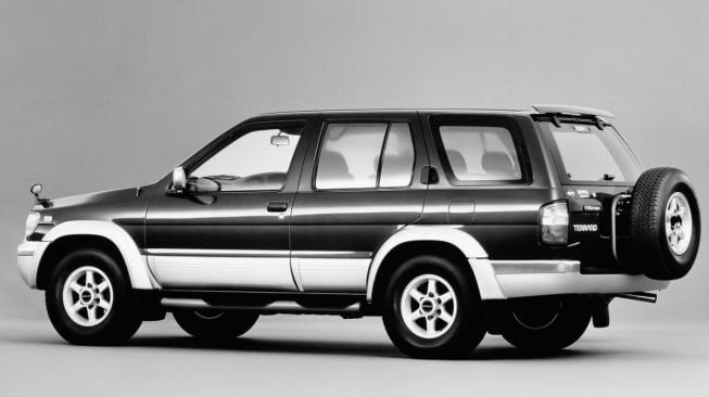 Ilustrasi mobil bekas murah tapi mewah Nissan Terrano. (Drive Place)