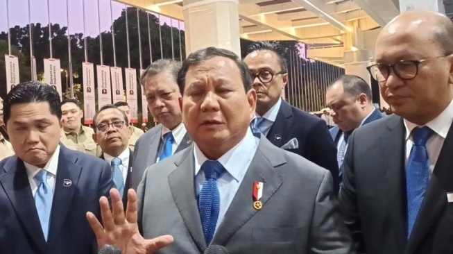 Suruh Wartawan Keluar, Prabowo Tunjuk Para Bos BUMN Malas dan Koruptif: Saya Minta Ganti!
