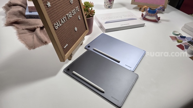 Tablet Samsung Galaxy Tab S10 FE yang resmi diluncurkan ke Indonesia pada Selasa (29/4/2025). [Suara.com/Dicky Prastya]