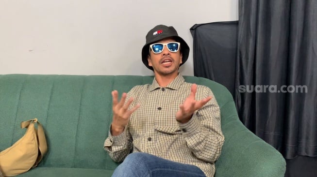 Ariyo Wahab dalam kunjungannya ke redaksi Suara.com, Selasa (29/4/2025) [Suara.com/Adiyoga Priyambodo].