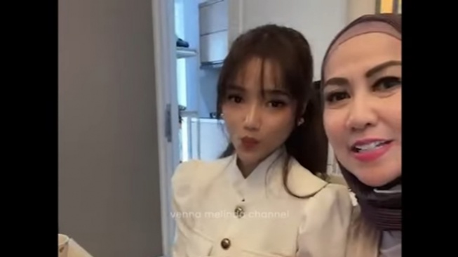 Fuji dan Venna Melinda (YouTube/Venna Melinda Channel)