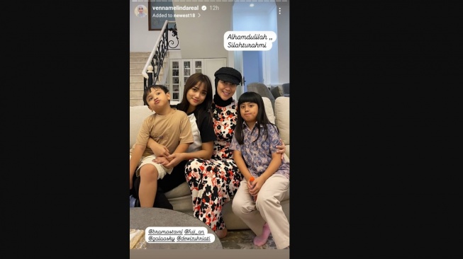 Venna Melinda Foto Bareng Fuji dan Gala Sky (Instagram/vennamelindareal)