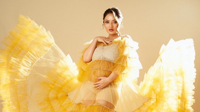 Siti Badriah bagikan maternity shoot jelang persalinan anak ke-2 (Instagram)