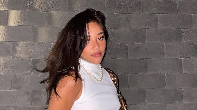 7 Pesona Baila Fauri dari Idol Junior Hingga Debut Bareng No Na di 88Rising