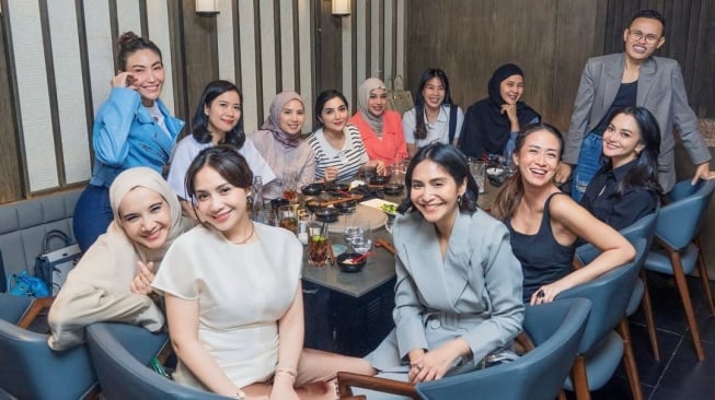 TikTokan Bareng Geng Cendol, Raut Wajah Paula Verhoeven Ramai Disorot: Banyak Beban Pikiran
