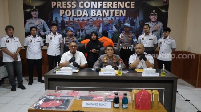 Press Conference kasus Pertamax Oplosan di SPBU Ciceri. [Yandi Sofyan/Suara.com]