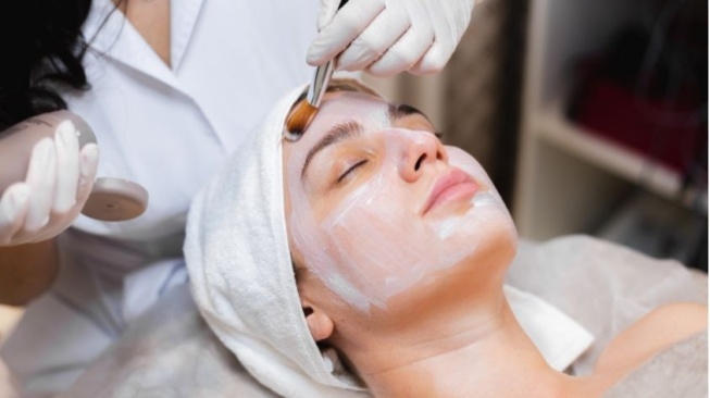 3 Rekomendasi Masker Brand Lokal Hidden Gem, Bikin Kulit Auto Cerah dan Glowing