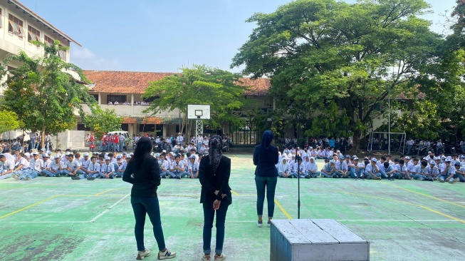 BRI Branch Office Purwodadi saat melakukan kegiatan sosialisasi bertema Melek Keuangan Digital di SMK Pembangunan Nasional Purwodadi pada Senin, 21 April 2025. [Dok BRI]