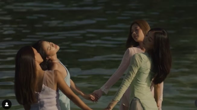 Potret Baila Fauri, kekasih Devano Danendra yang akan debut di girl group no na di bawah naungan label musik 88rising (Instagram/@88rising)