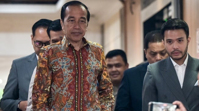 Kunjungan Jokowi ke Polda Metro Jaya Disorot, Pajak Kijang Innova Ternyata Belum Dibayar