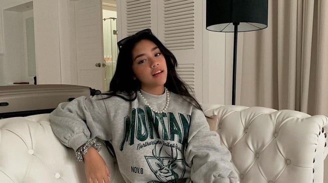 Potret cantik Baila Shaquanda Fauri alias Baila Fauri yang akan segera debut di grup vokal besutan label ternama dunia 88rising bernama No Na (Instagram/bailafauri)
